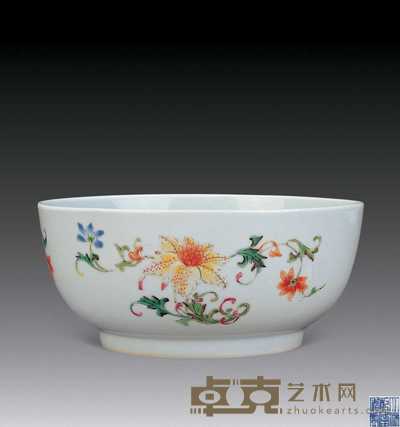 清乾隆 粉彩折枝莲花墩式碗 直径15cm